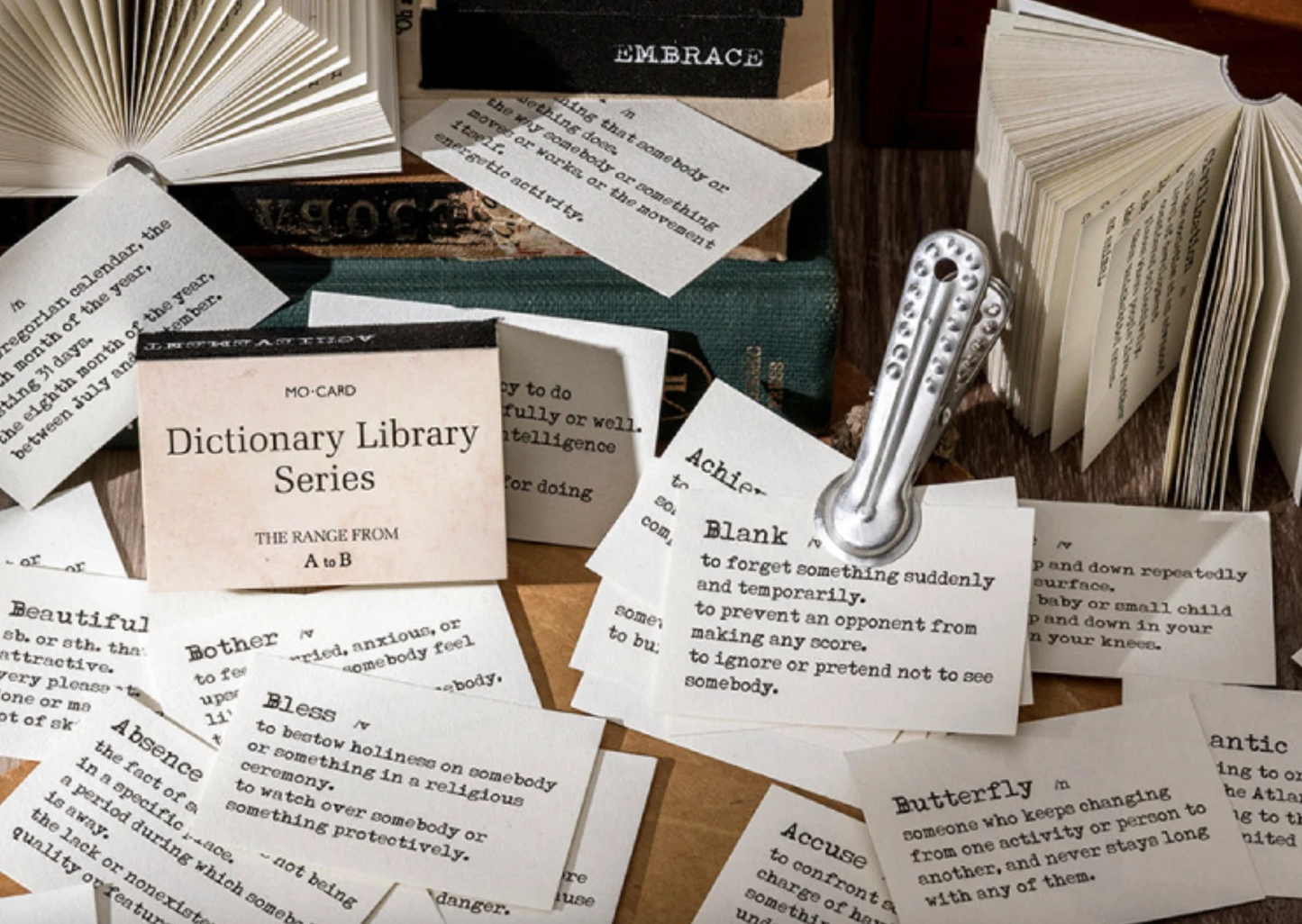 1/pc. Vintage Mini Dictionary